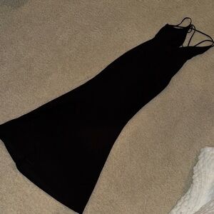 Lulu's Sleek Black Maxi Dress